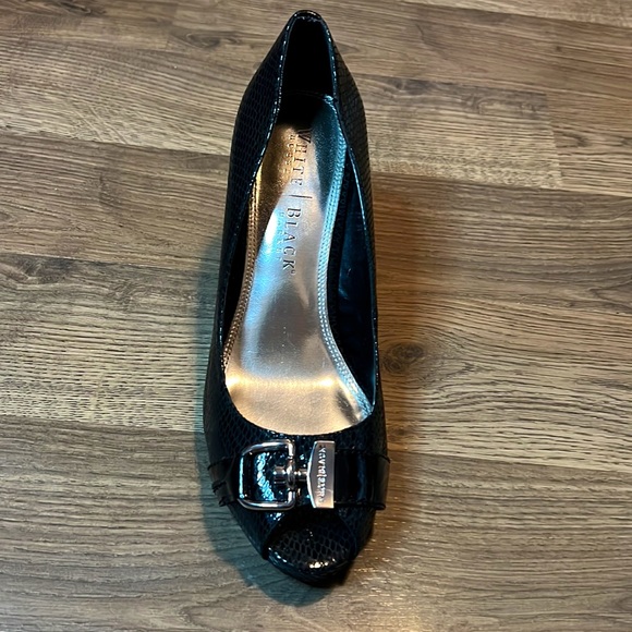 White House Black Market Carrieann Size 8 - Picture 5 of 12